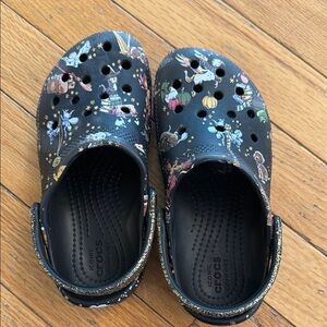 Crocs Kids' Black Graphic Clogs